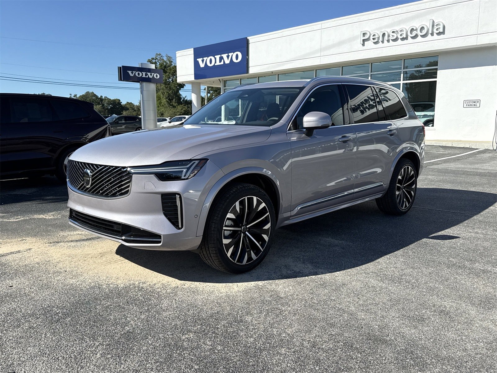 New 2026 Volvo XC90 B5 Plus w/ Protection Package Premier AWD/4WD image 1