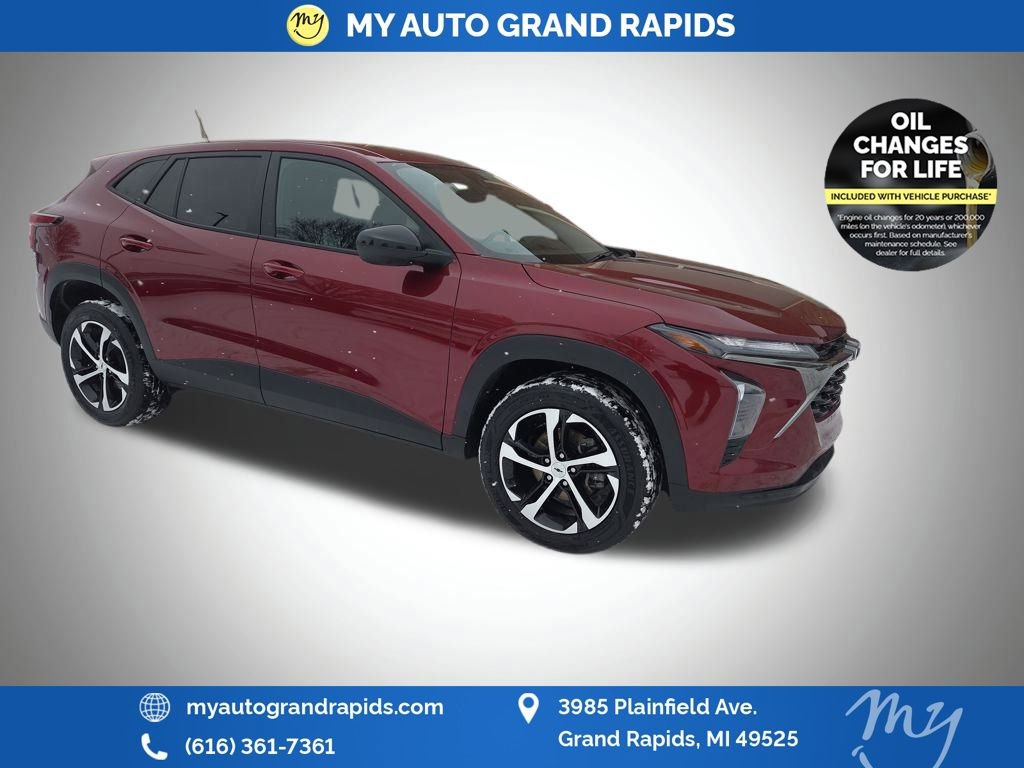 Used 2024 Chevrolet Trax RS image 1