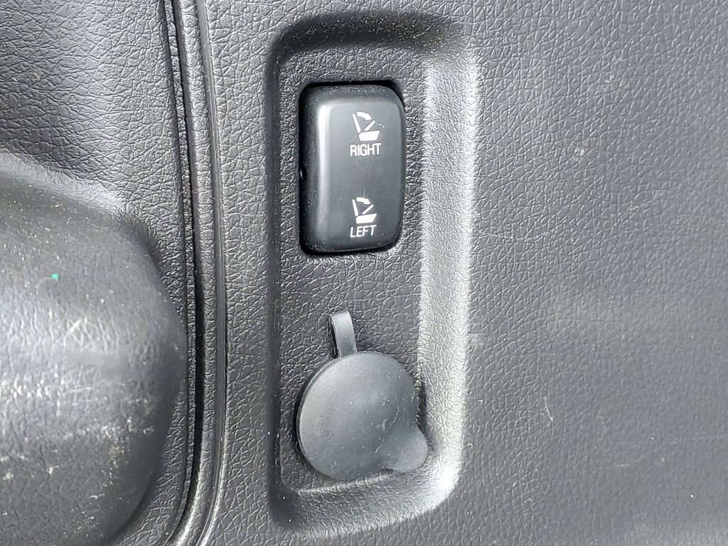 Used 2013 Ford Edge SEL image 8