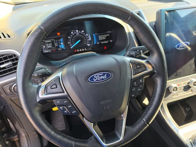 Used 2022 Ford Edge Titanium AWD/4WD image 7