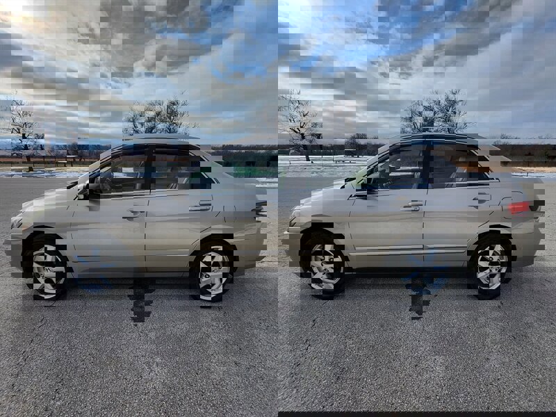 Used 2003 Honda Accord LX image 2