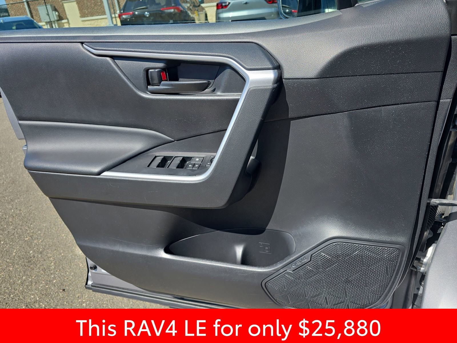 Used 2023 Toyota RAV4 LE image 31