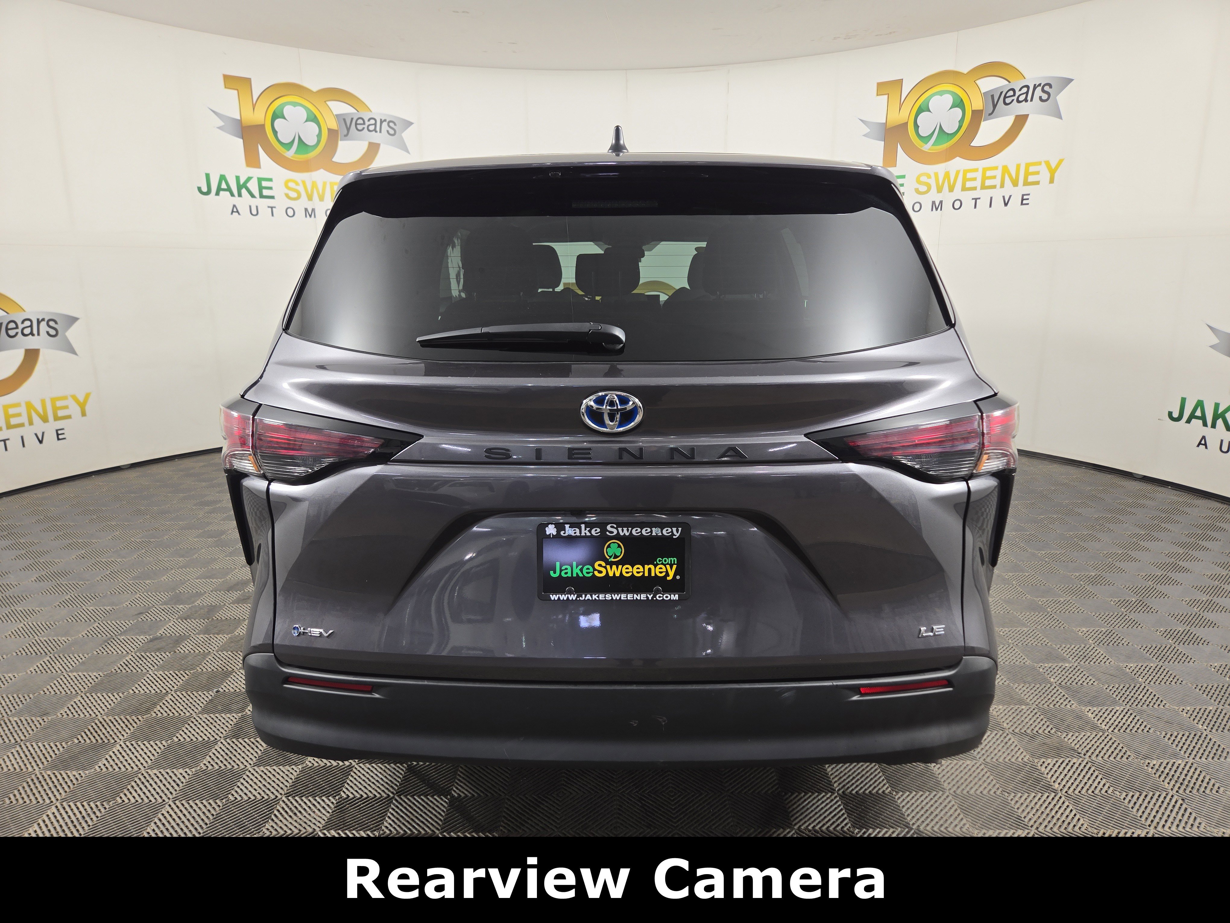 Used 2025 Toyota Sienna LE image 7