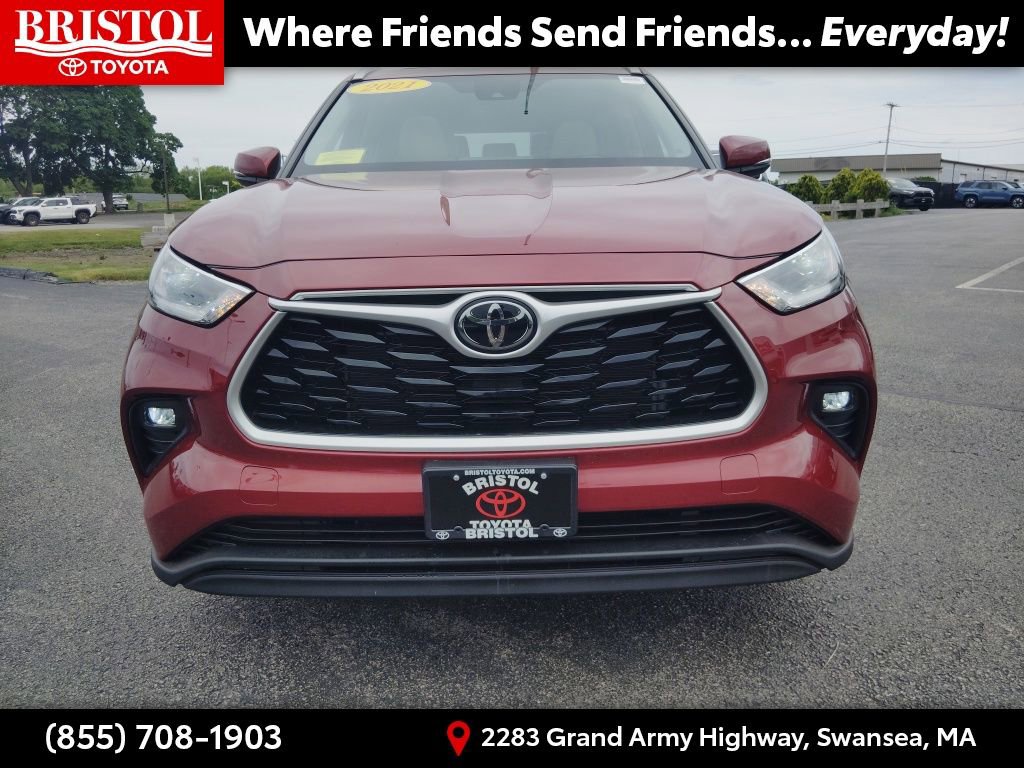 Used 2021 Toyota Highlander XLE AWD/4WD image 37