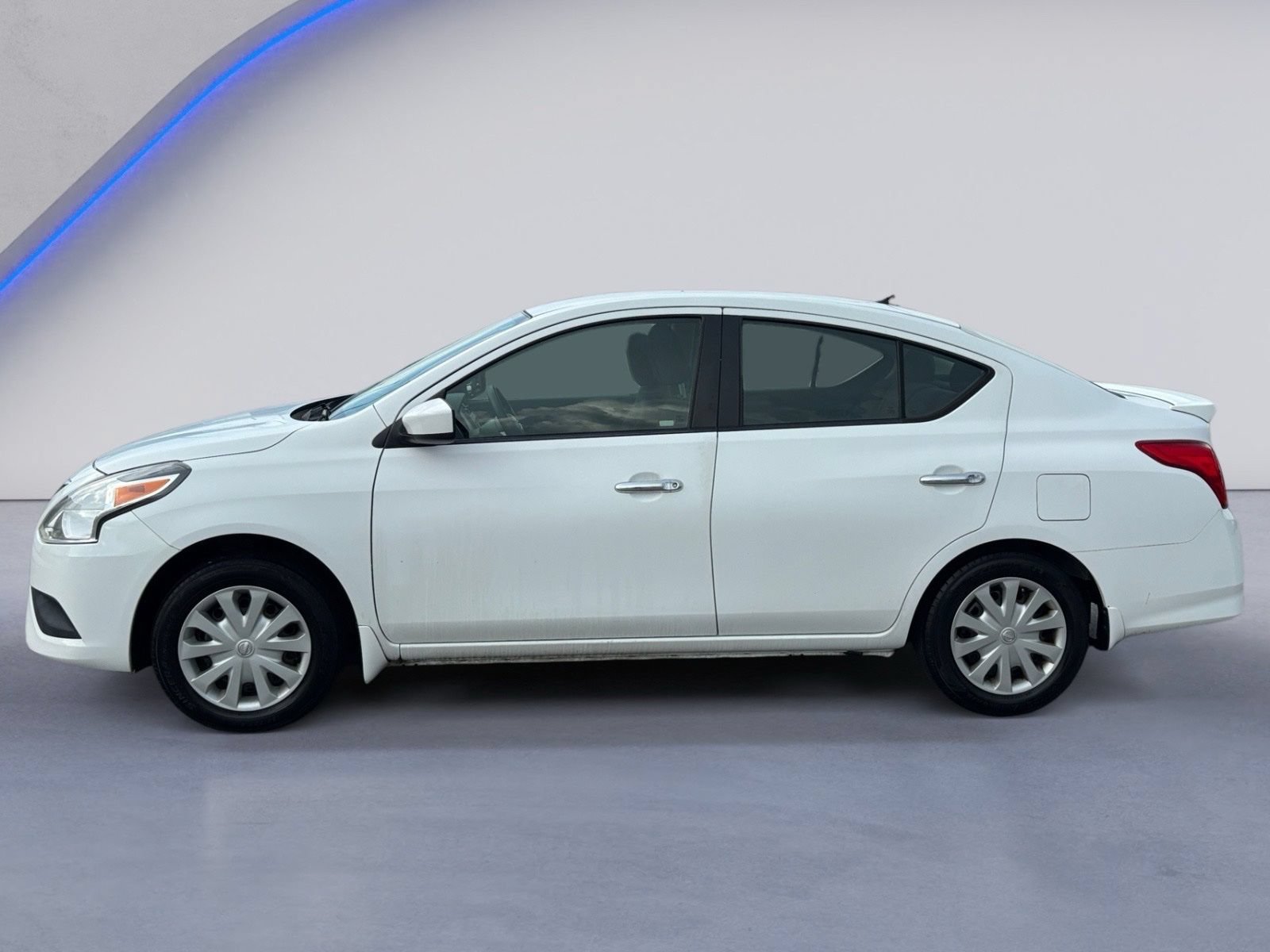 Used 2015 Nissan Versa SV FWD image 7
