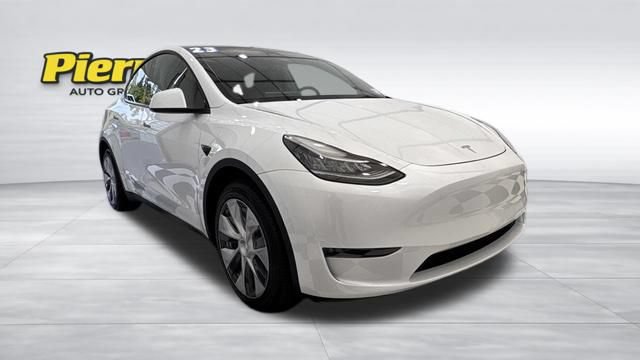 Used 2023 Tesla Model Y Long Range AWD/4WD image 8