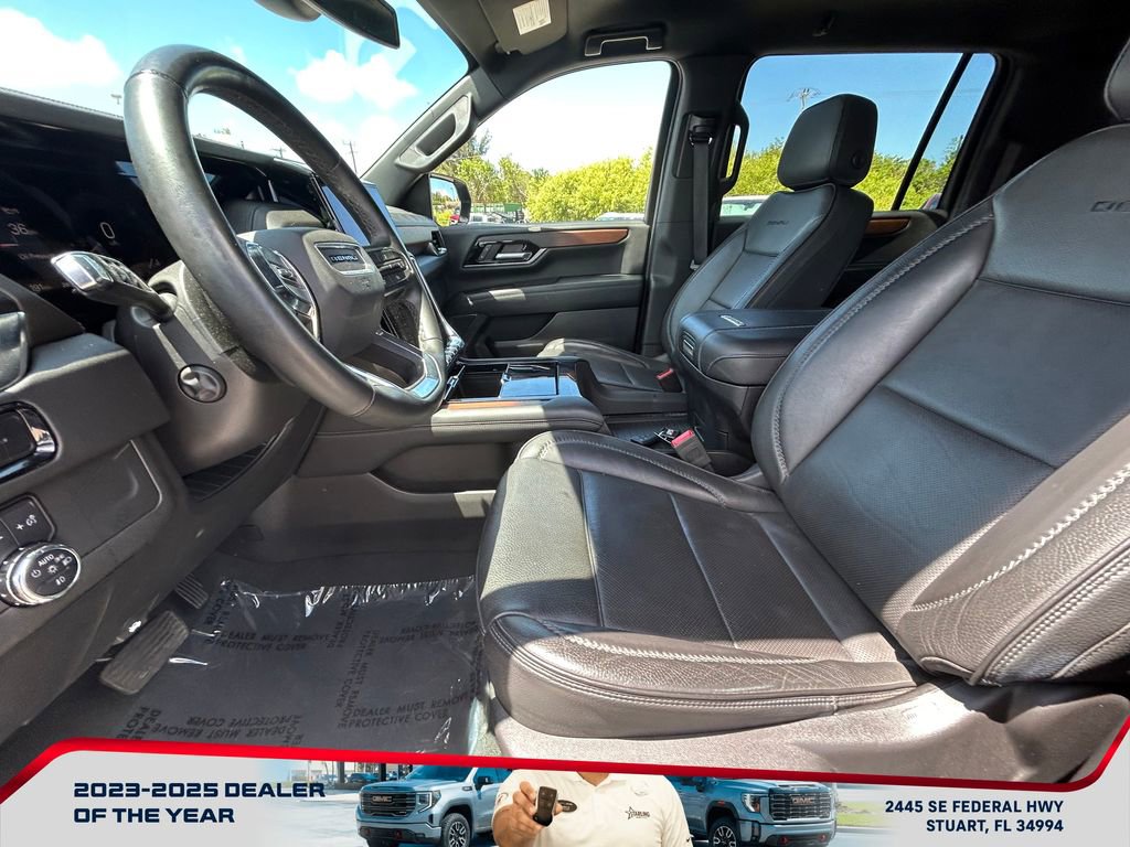 Used 2025 GMC Yukon XL Denali AWD/4WD image 10