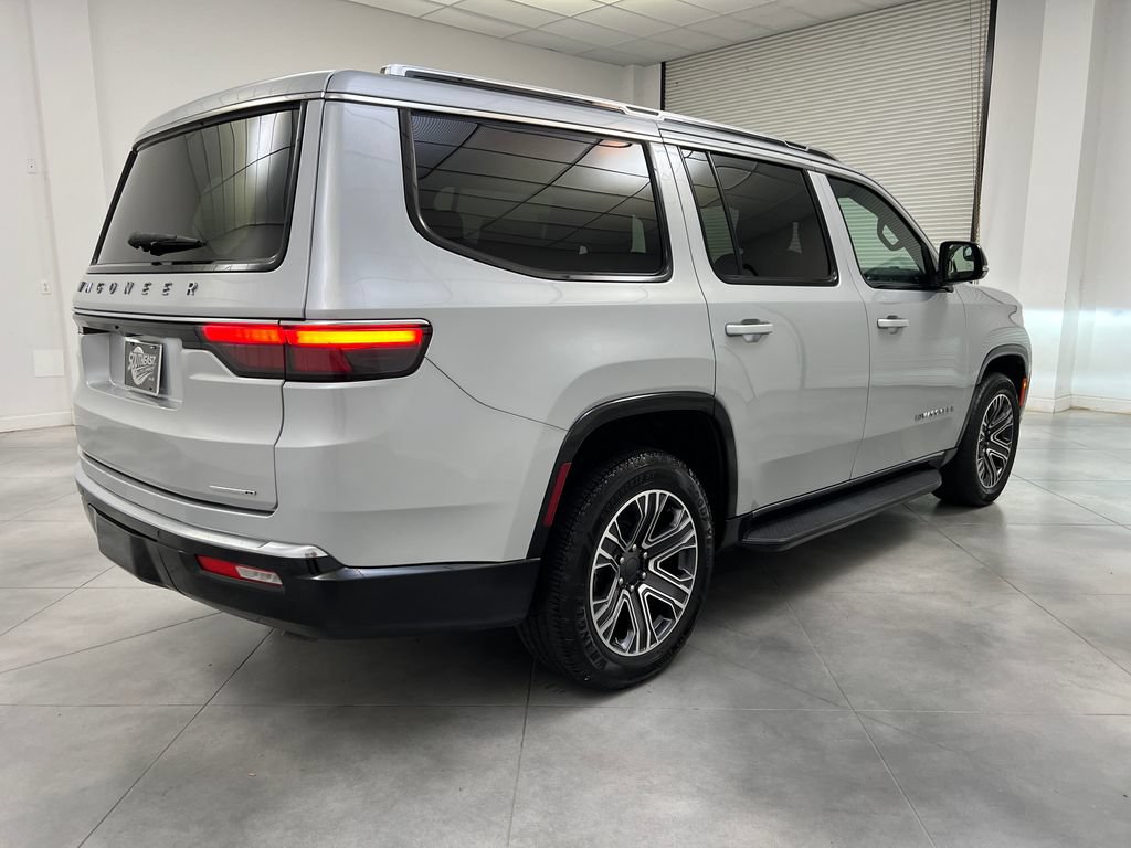 Used 2024 Jeep Wagoneer Series II w/ Flexible Seating Group AWD/4WD image 9