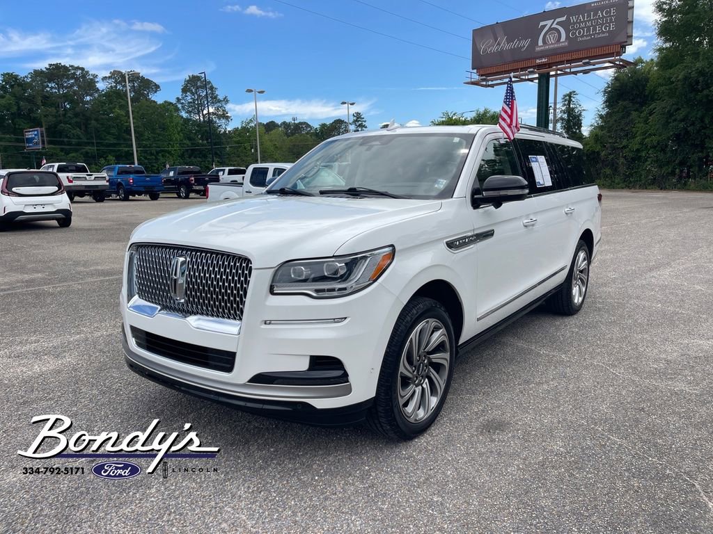 Used 2024 Lincoln Navigator L Reserve image 3