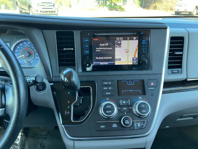 Used 2015 Toyota Sienna XLE Premium AWD/4WD image 23