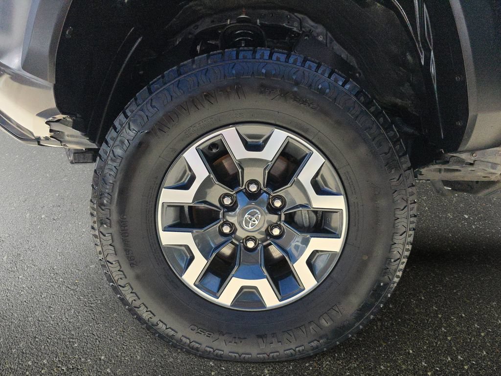 Used 2021 Toyota Tacoma TRD Off-Road w/ Technology Package AWD/4WD image 35