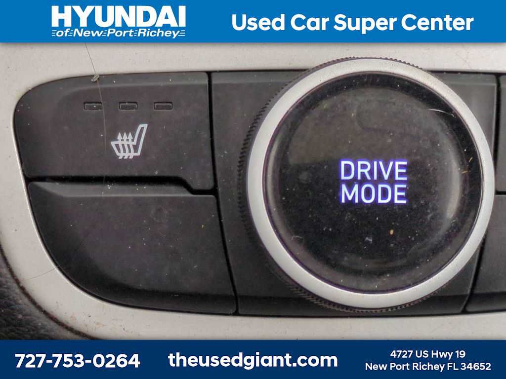 Certified 2024 Hyundai Venue Limited FWD image 24