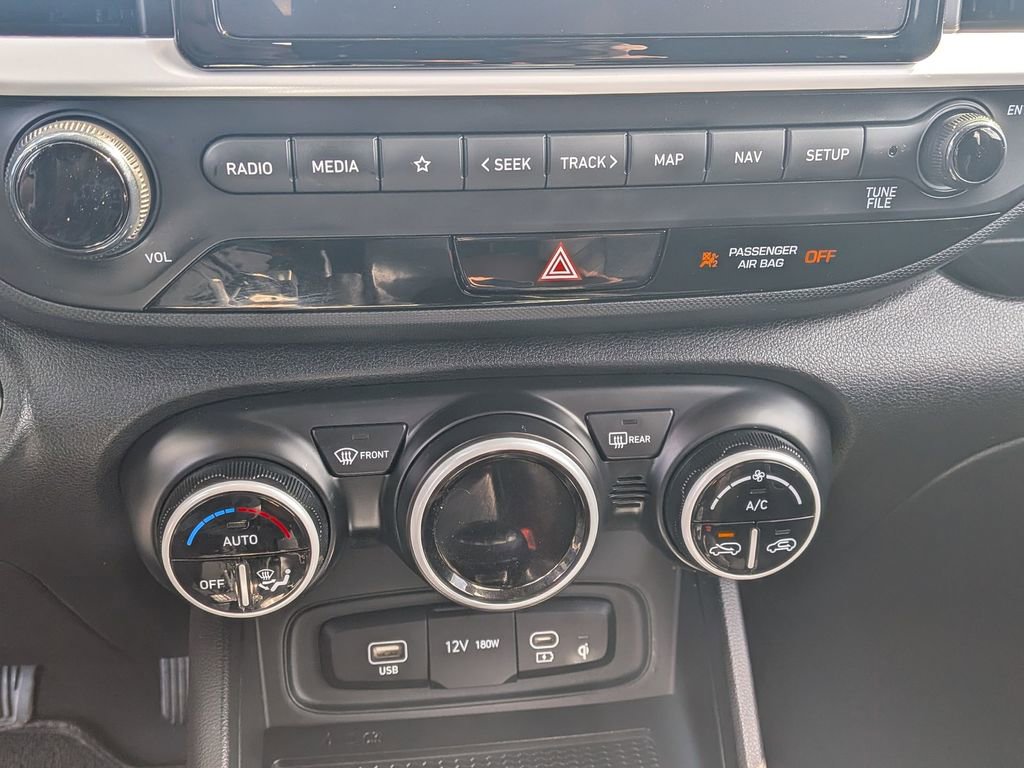 Certified 2023 Hyundai Venue Limited FWD image 23