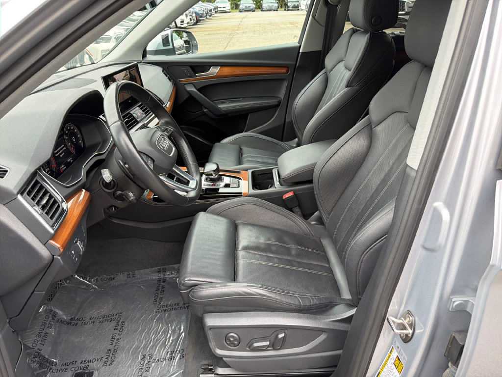 Used 2022 Audi Q5 2.0T Premium Plus w/ Premium Plus Package AWD/4WD image 9