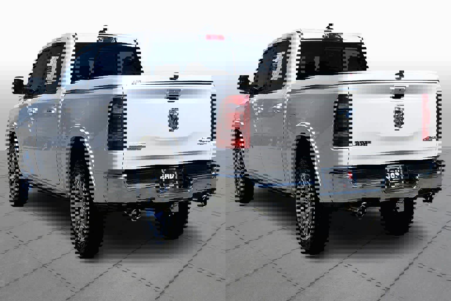 Used 2022 RAM 1500 Laramie AWD/4WD image 12