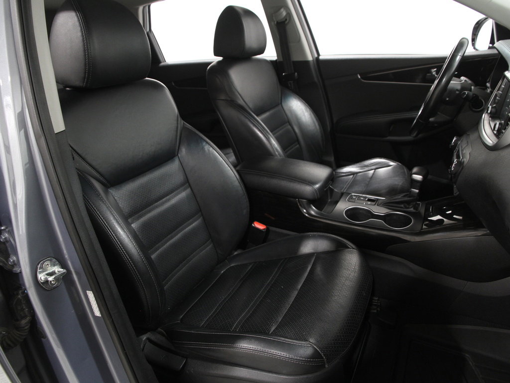 Used 2020 Kia Sorento EX image 17