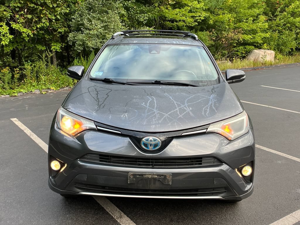 Used 2017 Toyota RAV4 XLE w/ All Weather Liner Package AWD/4WD image 4