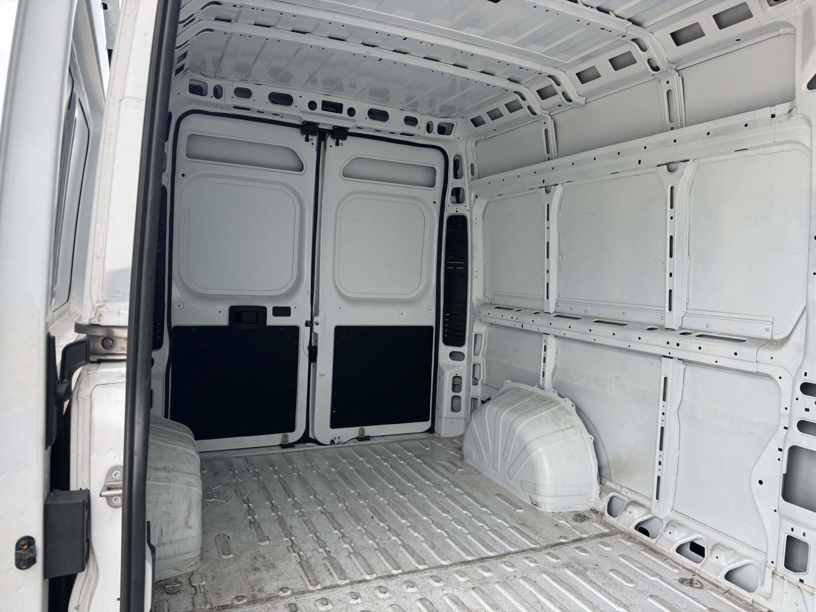 Used 2026 RAM ProMaster 2500 w/ Convenience Group FWD image 9