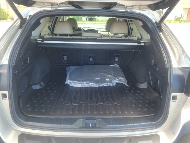 Used 2020 Subaru Outback Limited AWD/4WD image 8