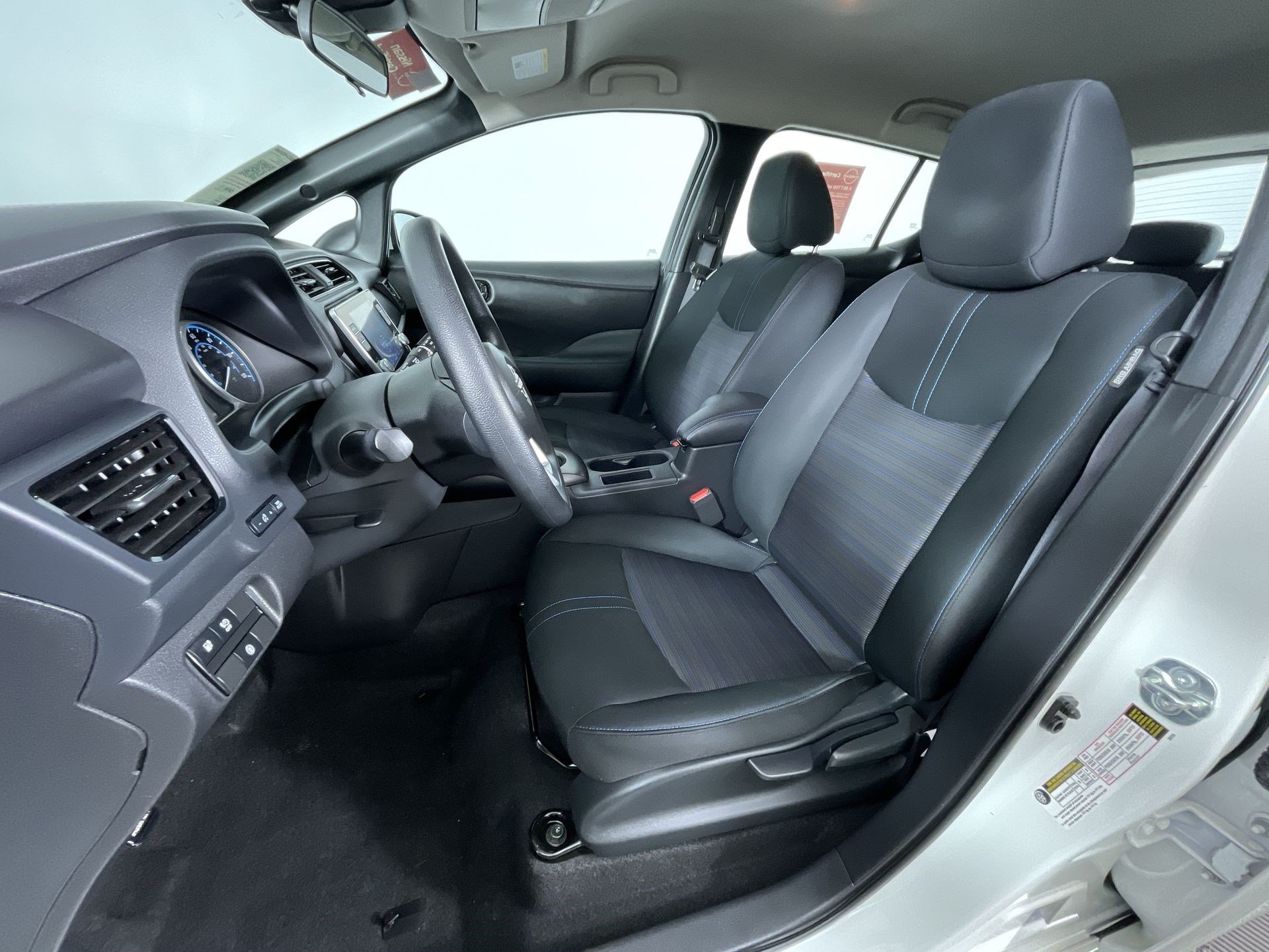 Certified 2025 Nissan Leaf S FWD image 14
