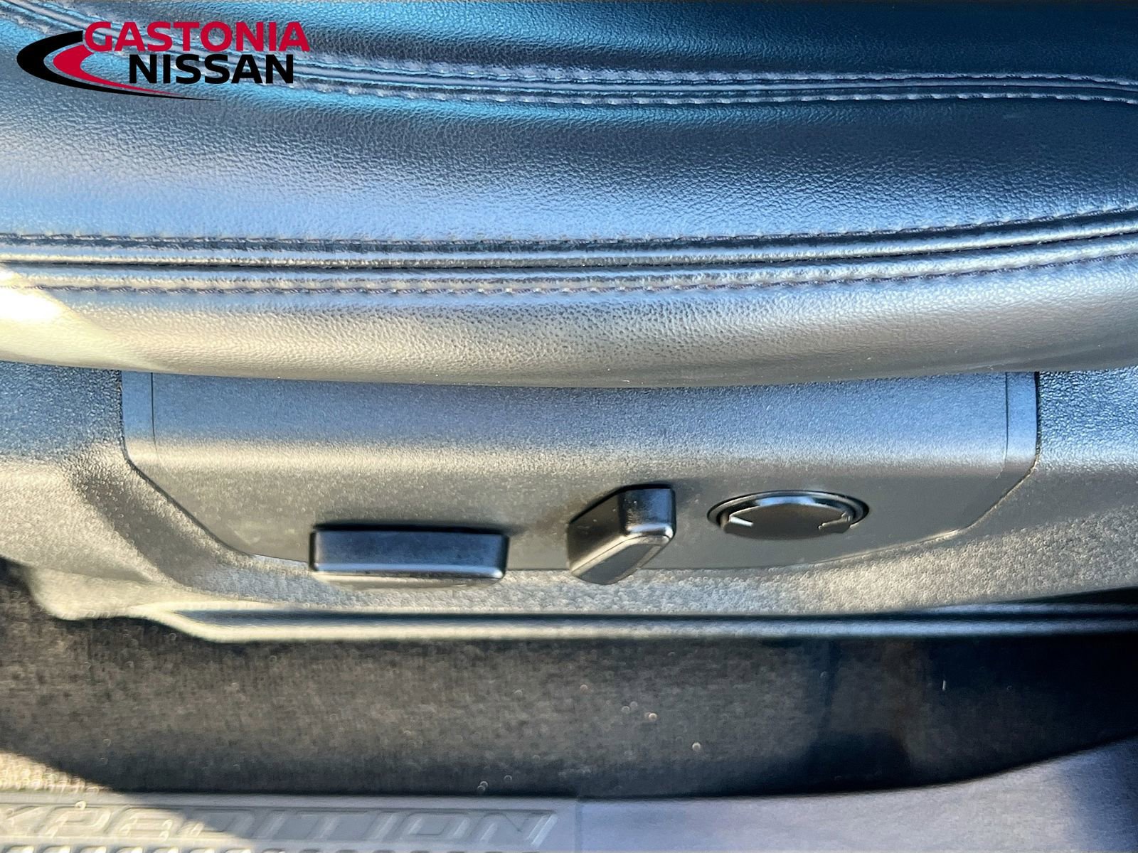 Used 2024 Ford Expedition Max XLT image 26