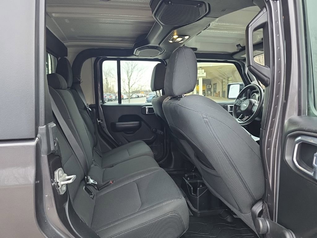 Used 2020 Jeep Gladiator Sport image 35