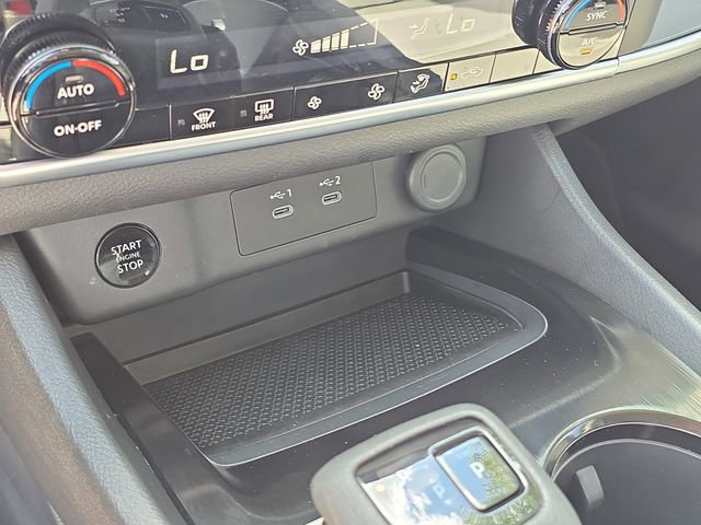 Certified 2025 Nissan Rogue SV FWD image 26