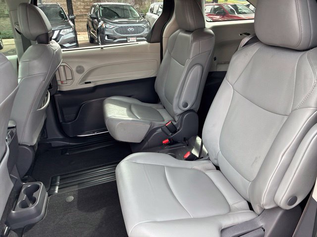 Used 2021 Toyota Sienna XLE FWD image 20