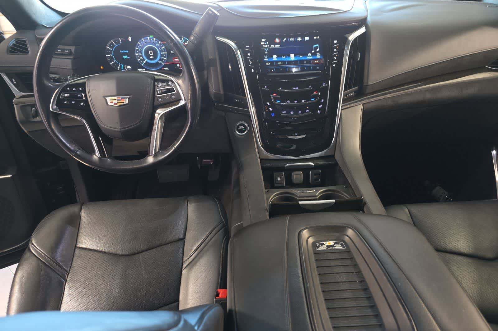 Used 2019 Cadillac Escalade Platinum w/ Escalade Sport Edition AWD/4WD image 4