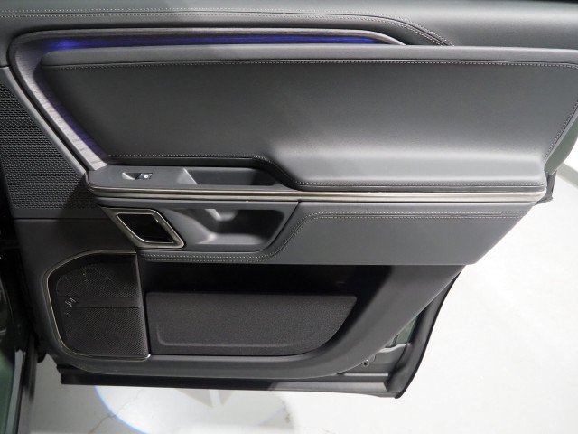 Used 2024 Rivian R1S Adventure AWD/4WD image 79