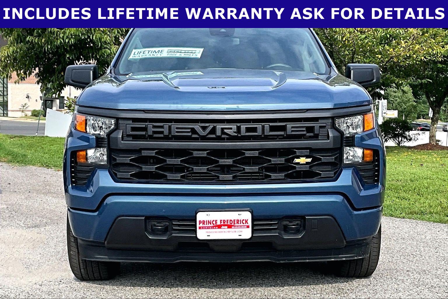 Used 2024 Chevrolet Silverado 1500 Custom AWD/4WD image 2