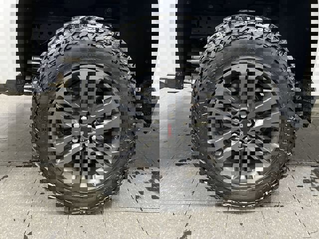 Certified 2020 GMC Canyon SLE w/ Driver Alert Package image 32