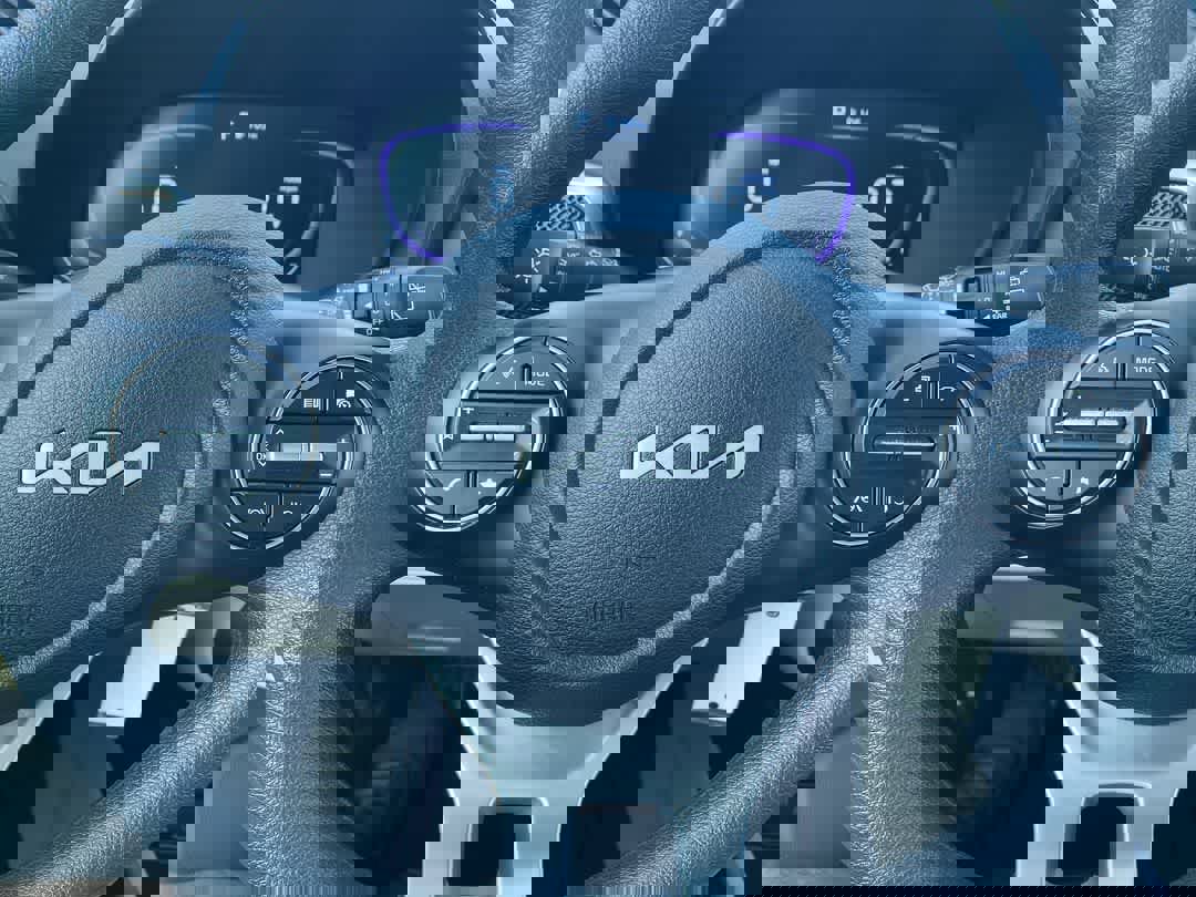 Used 2025 Kia Soul LX w/ LX Technology Package image 14