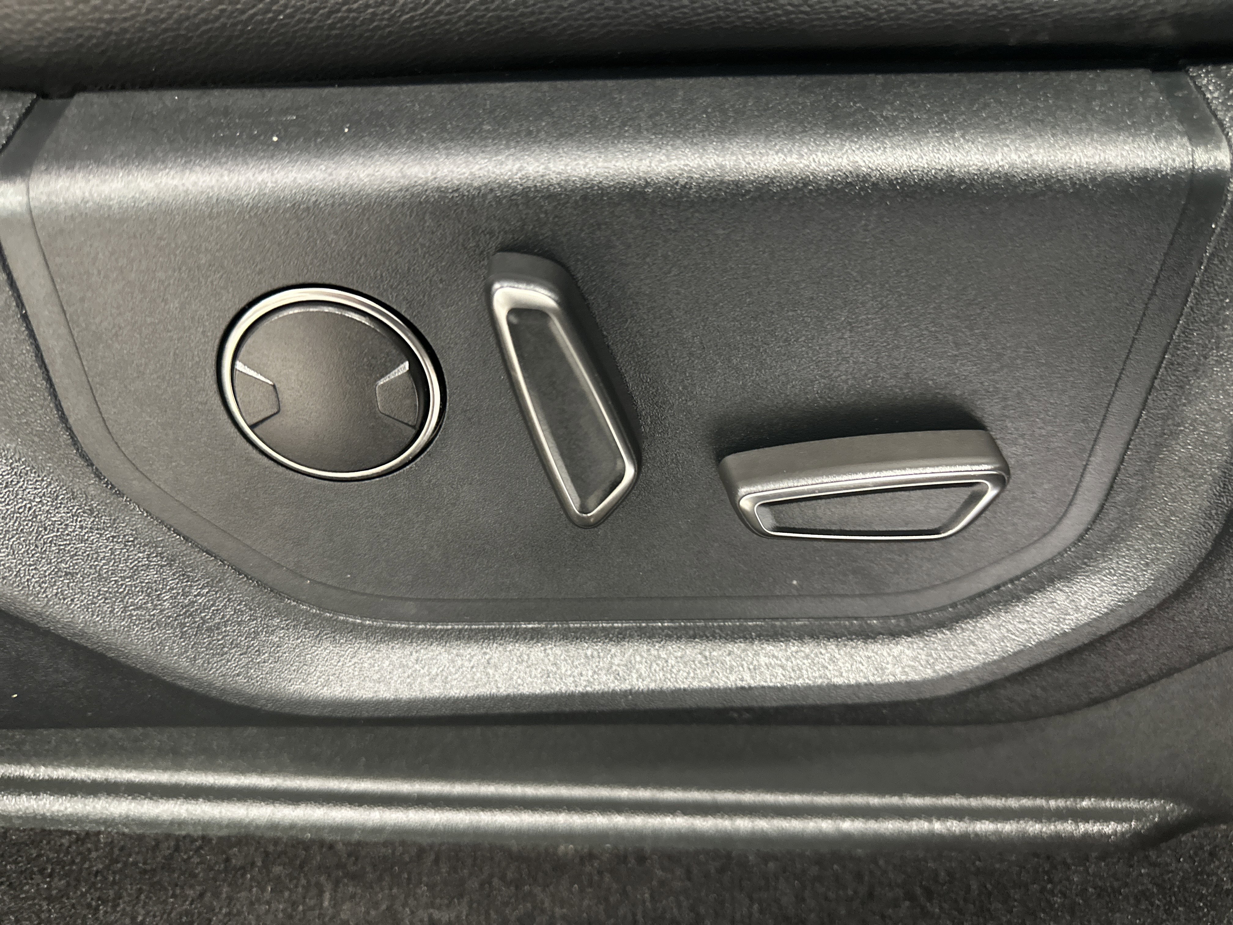 Used 2019 Ford F150 Raptor w/ Equipment Group 802A Luxury AWD/4WD image 24