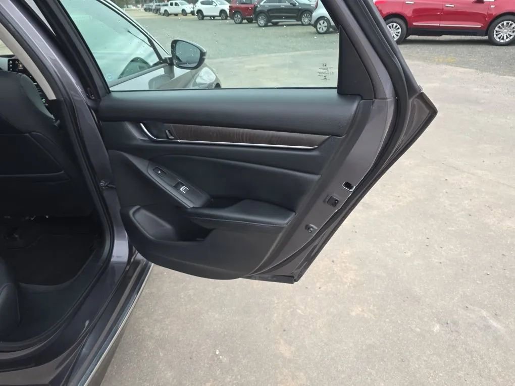 Used 2018 Honda Accord Touring image 53