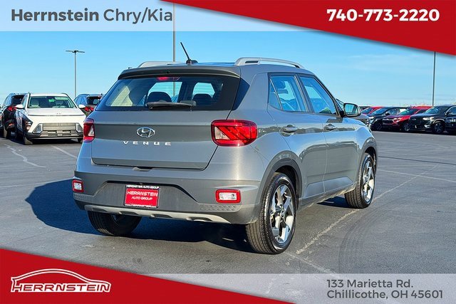 Used 2024 Hyundai Venue SEL image 31