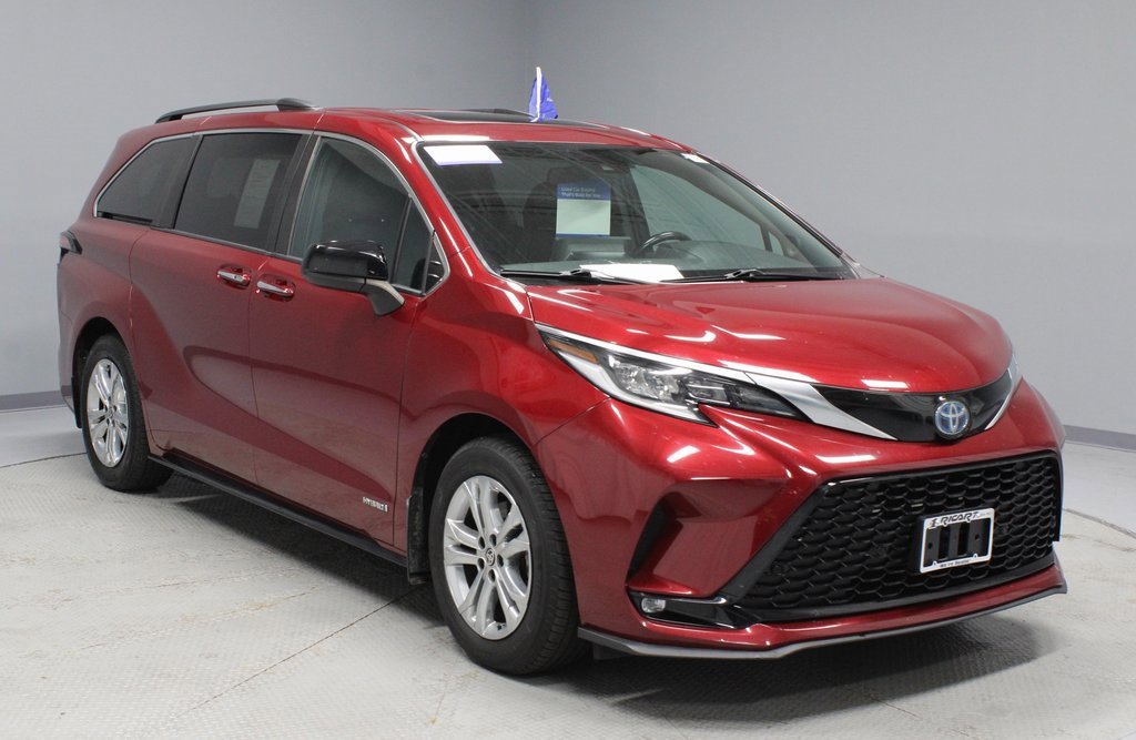 Used 2021 Toyota Sienna XSE w/ XSE Plus Package
