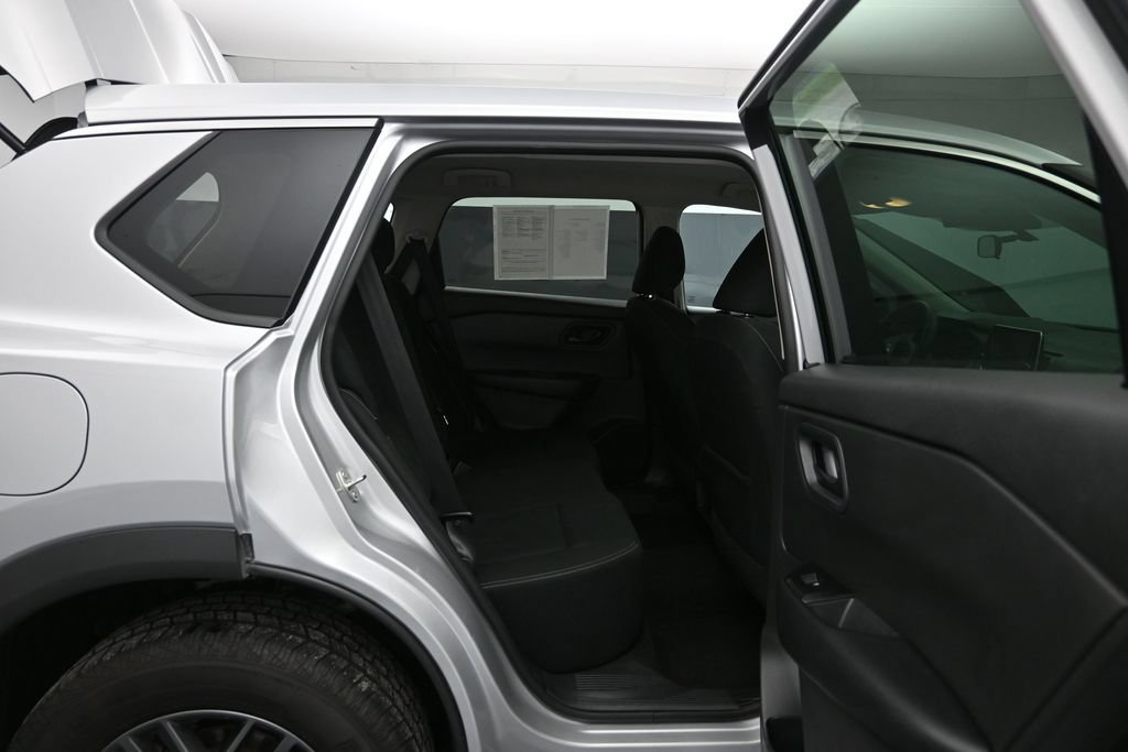 Used 2024 Nissan Rogue S FWD image 24