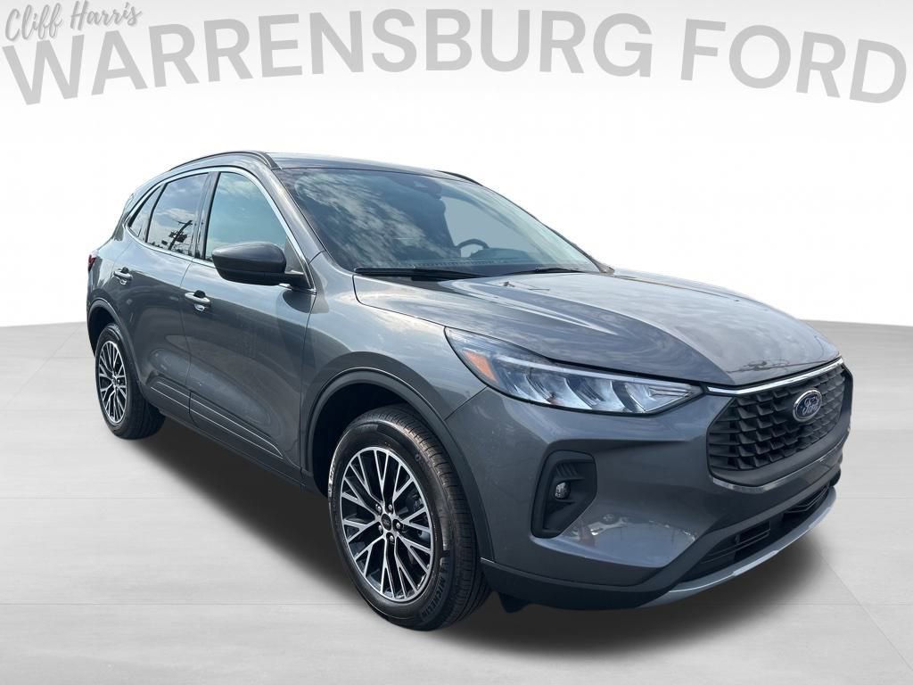 New 2025 Ford Escape SE image 1