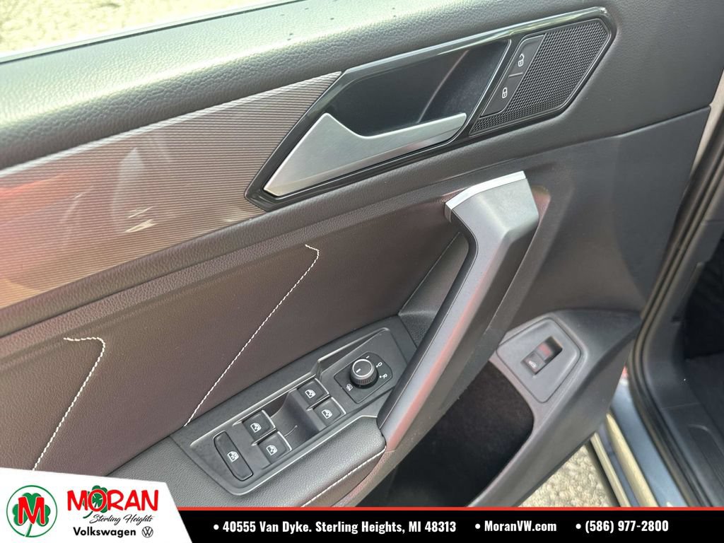 Certified 2024 Volkswagen Tiguan SE AWD/4WD image 17