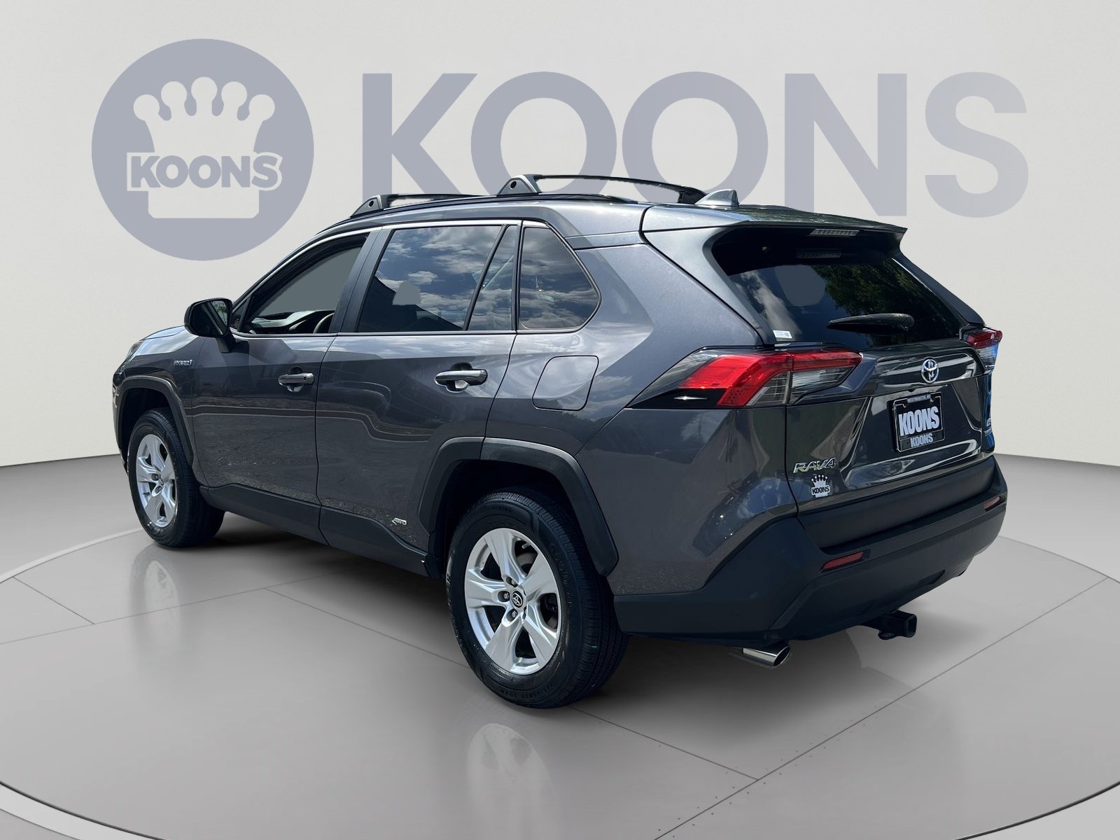 Used 2019 Toyota RAV4 LE w/ Carpet Mat Package AWD/4WD image 4