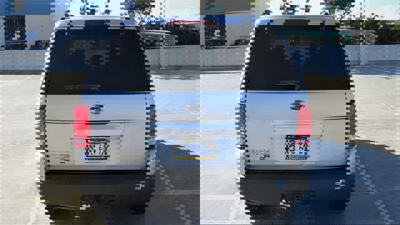 Used 2003 Ford Explorer XLT image 8