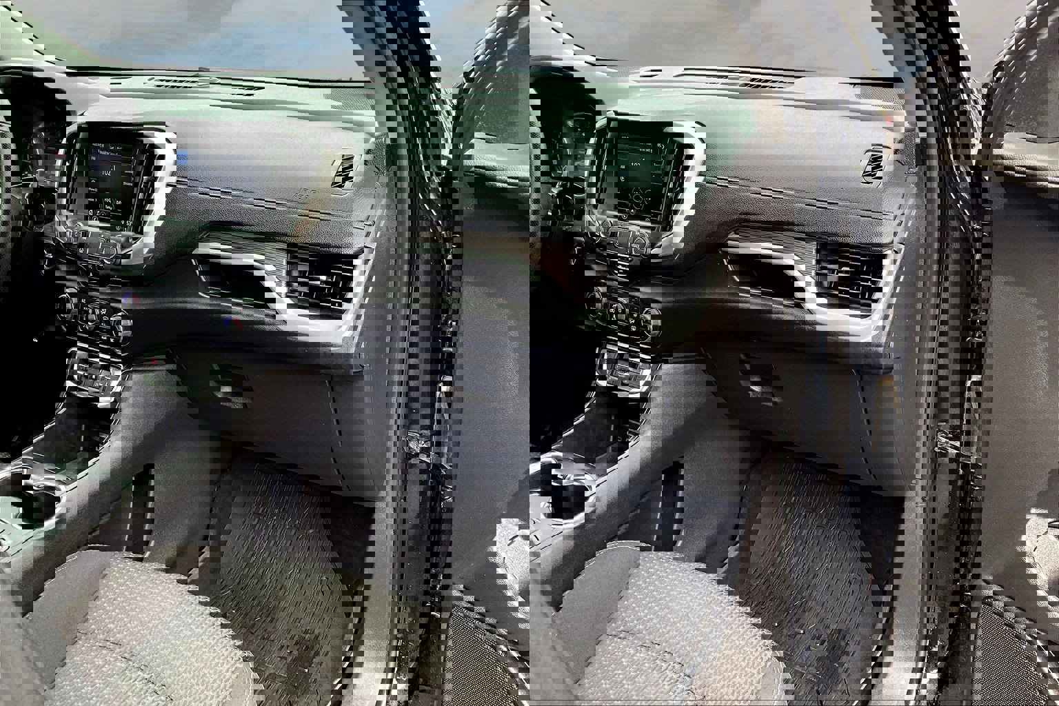 Used 2022 GMC Terrain SLE w/ Driver Convenience Package image 18