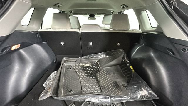 Used 2022 Toyota Corolla Cross L AWD/4WD image 28