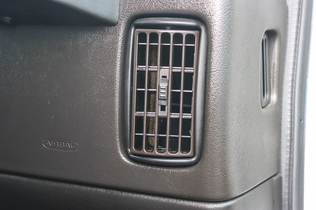 Used 2022 Chevrolet Express 3500 Work Van w/ Driver Convenience Package image 34