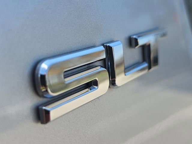 Used 2019 GMC Acadia SLT w/ LPO, Floor Liner Package image 9