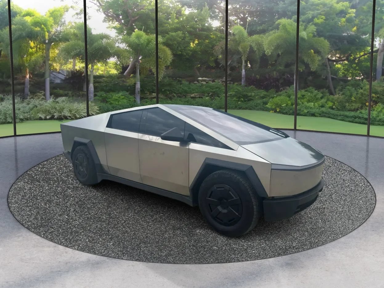 Used 2025 Tesla Cybertruck AWD Crew Cab image 3