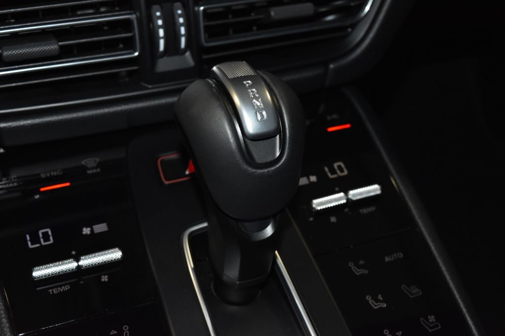 Certified 2026 Porsche Macan AWD/4WD image 18