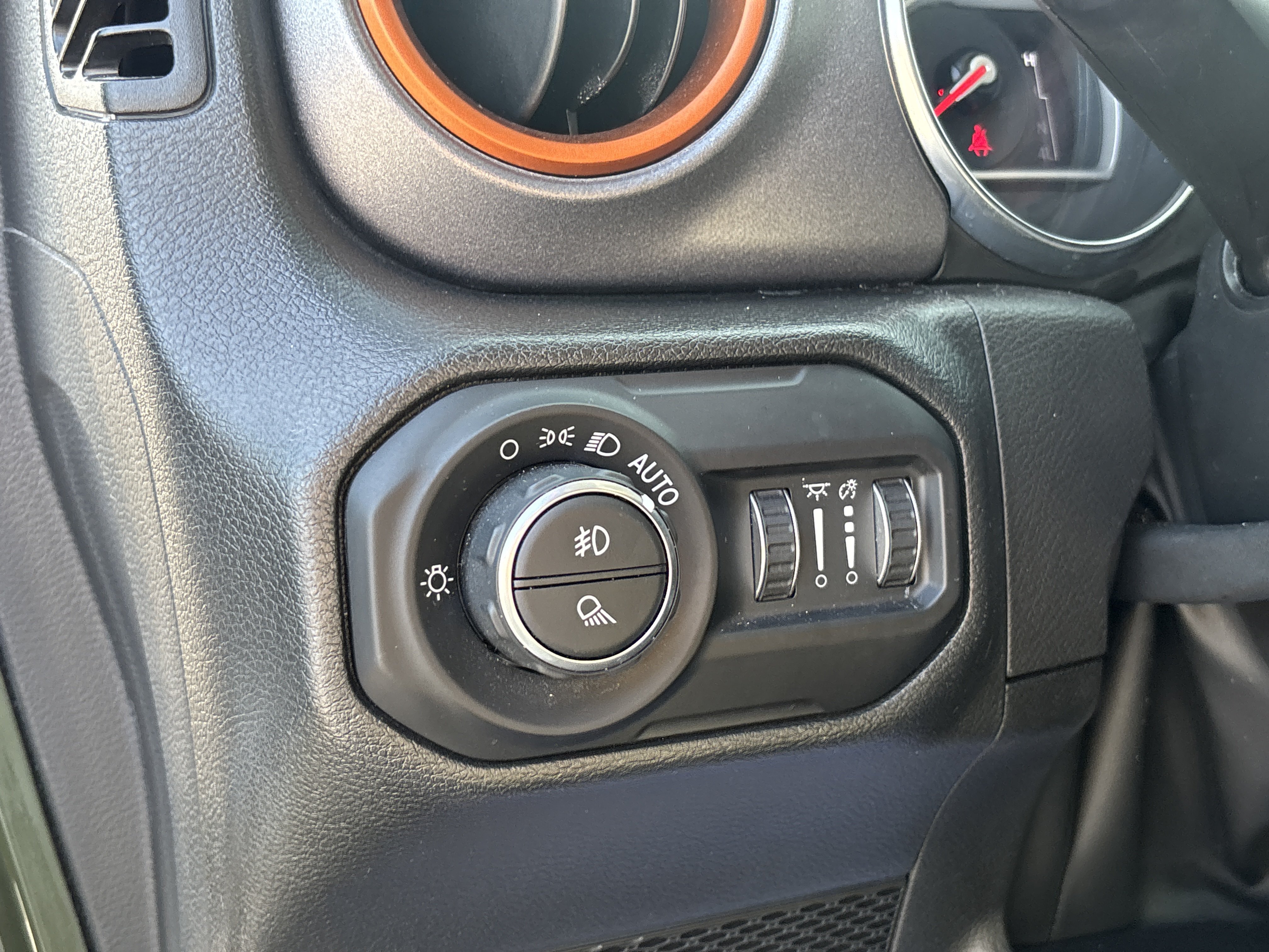 Used 2022 Jeep Gladiator Mojave w/ Cold Weather Group AWD/4WD image 35