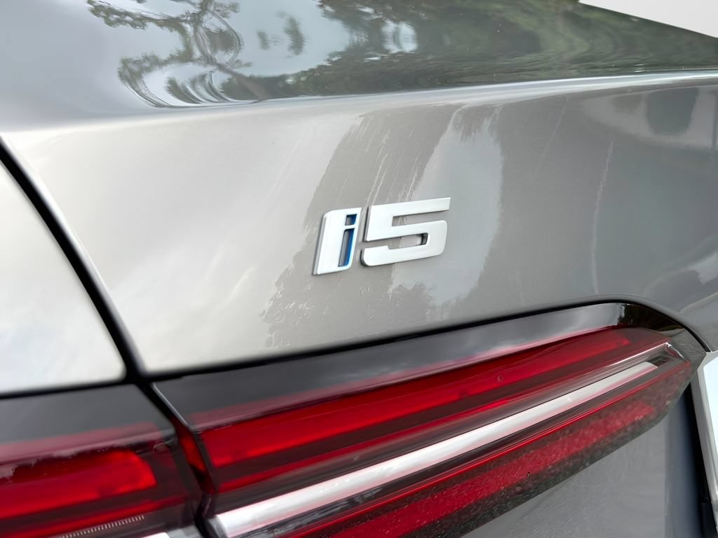 New 2027 BMW i5 eDrive40 AWD/4WD image 28